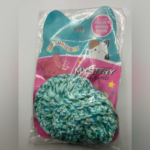 (1) Handmade Spa Bundle 1 Squishmallow bath bomb, 1 Face scrubby, 1 Small sponge - Picture 3 of 6